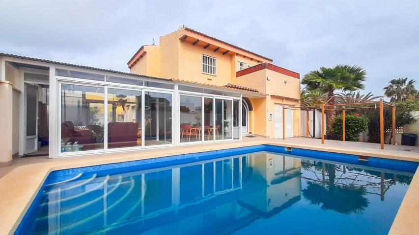Bonito chalet en Playa Honda, con piscina y garaje photo 0