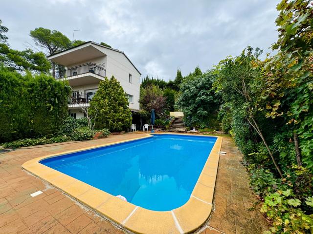 CASA CON PISCINA EN CASTELLAR DEL VALLES photo 0