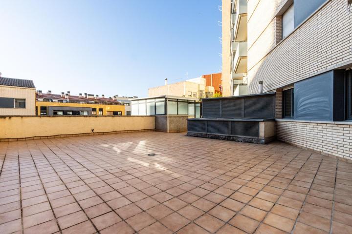 GRAN OPORTUNIDAD A 2 MINUTOS DE LA RAMBLA CON TERRAZA DE 120m2 photo 0