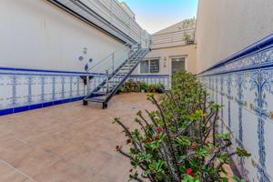 Casa de 5 hab. con ascensor, garaje, patio y terraza photo 0