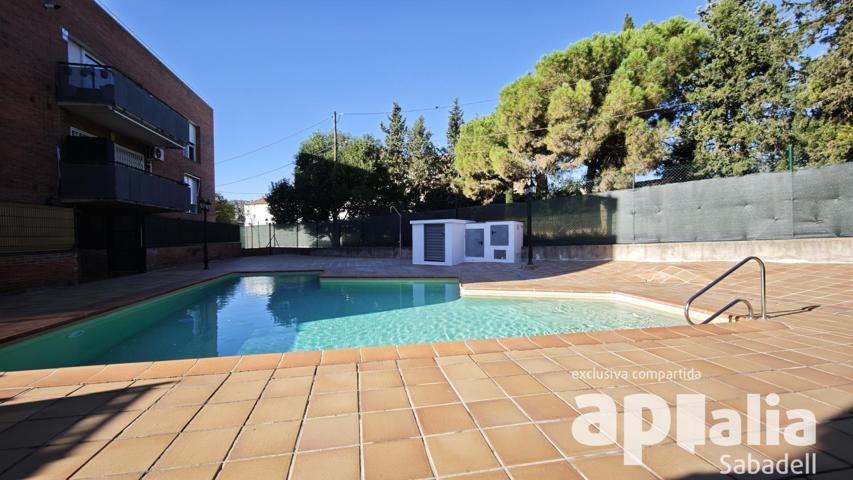 PISO CON PISCINA y UNA GRAN TERRAZA EN EL CENTRO DE SENTMENAT photo 0