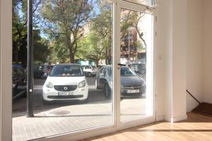 BAJO COMERCIAL EN ALQUILER photo 0
