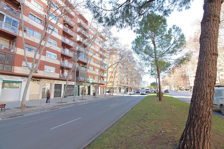 PISO EXTERIOR CON TRES DORMITORIOS Y ASCENSOR EN CAMPANAR photo 0