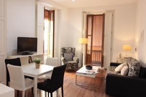 Se vende apartamento con balcón corrido en el centro de Valencia!!! photo 0
