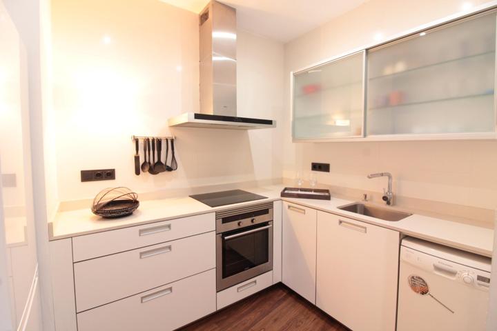 Se vende apartamento con balcón corrido en el centro de Valencia!!! photo 0