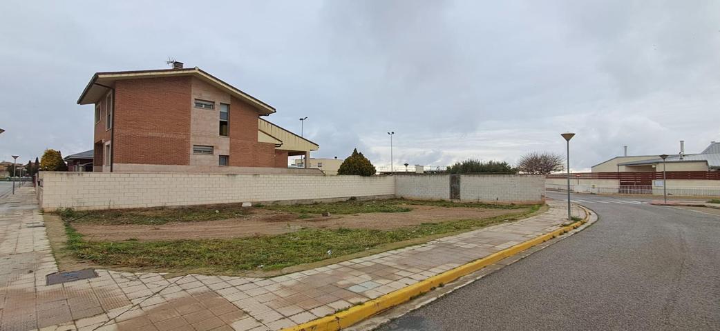 Parcela urbana en Cintruenigo de 385 metros photo 0
