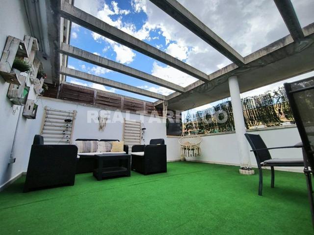 Piso Atico esquinero en venta en el centro de Reus 113 m² construidos y gran terraza uso exclusivo photo 0