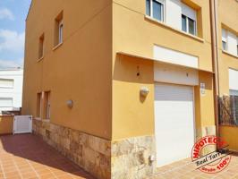 🏡 ¡Chalet adosado esquinero con patio, terraza y parkin al 100% de financiación en Cunit! photo 0