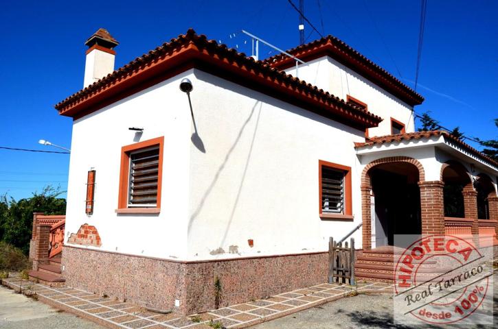 ¡Oportunidad Única! Casa Independiente con Gran Terreno y Potencial en Reus - Avenida Falset photo 0