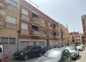 Planta baja con jardín privado y tres dormitorios en excelente estado en zona tranquila photo 0