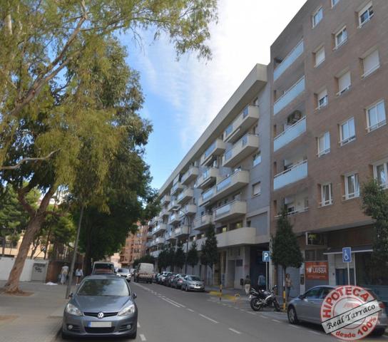 EN SUBASTA. Exclusivo Piso en Venta en Reus: Lujo y Confort en Zona Residencial photo 0