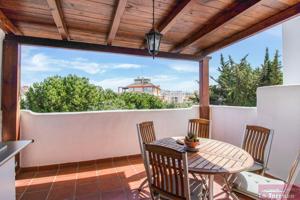 Casa En venta en Avenida Andalucia, Estepona photo 0