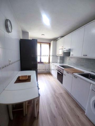 Piso en alquiler en Oviedo de 92 m2 photo 0