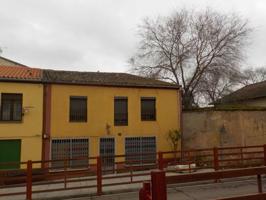 Edificio en venta en Ciudad Rodrigo photo 0