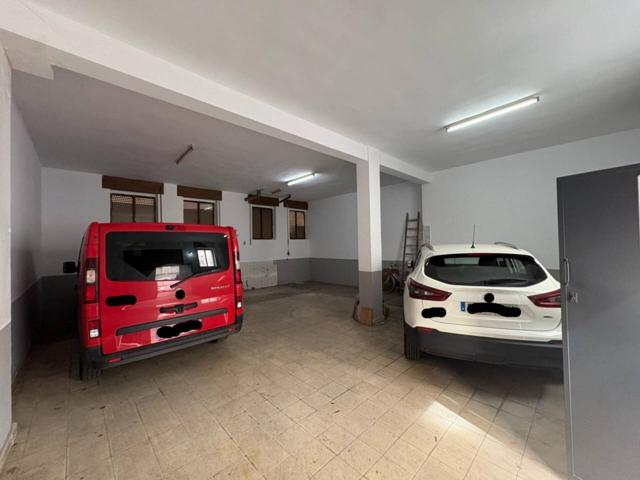 Local cochera comercial en venta en Ciudad Rodrigo photo 0