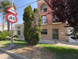 Venta de Casa adosada y cochera en Ciudad Rodrigo photo 0