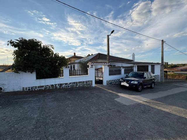 Casa en venta en Ituero de Azaba photo 0