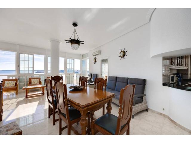 Venta de un amplio piso en Torrevieja photo 0