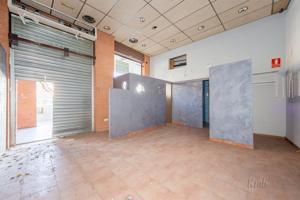 Local En venta en Figueres photo 0