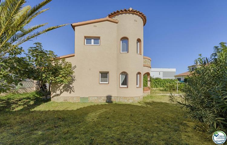Villa En venta en Sant Pere Pescador photo 0