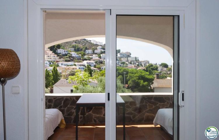 Piso En venta en Roses photo 0