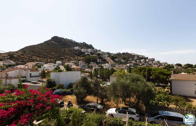 Piso En venta en Roses photo 0