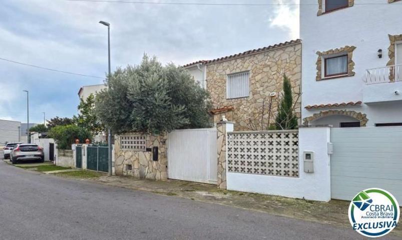 Villa En venta en Castelló d'Empúries photo 0