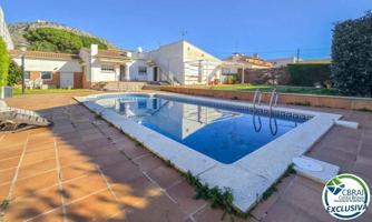 Villa En venta en Torroella de Montgrí photo 0