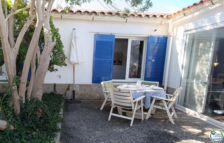 Villa En venta en Roses photo 0