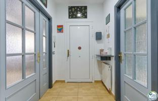 Villa En venta en Sant Pere Pescador photo 0