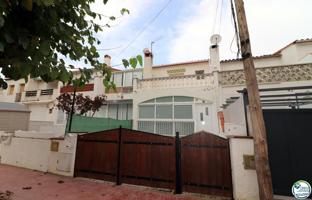 Villa En venta en Castelló d'Empúries photo 0