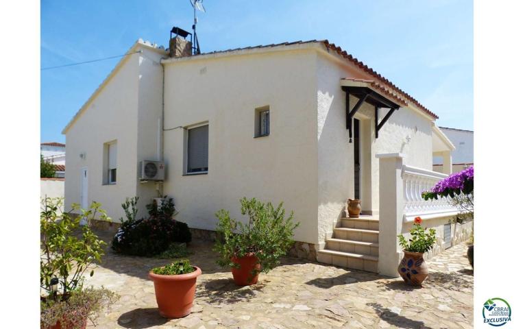 Villa En venta en Castelló d'Empúries photo 0
