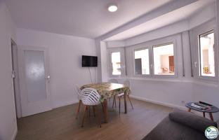 Piso En venta en Roses photo 0
