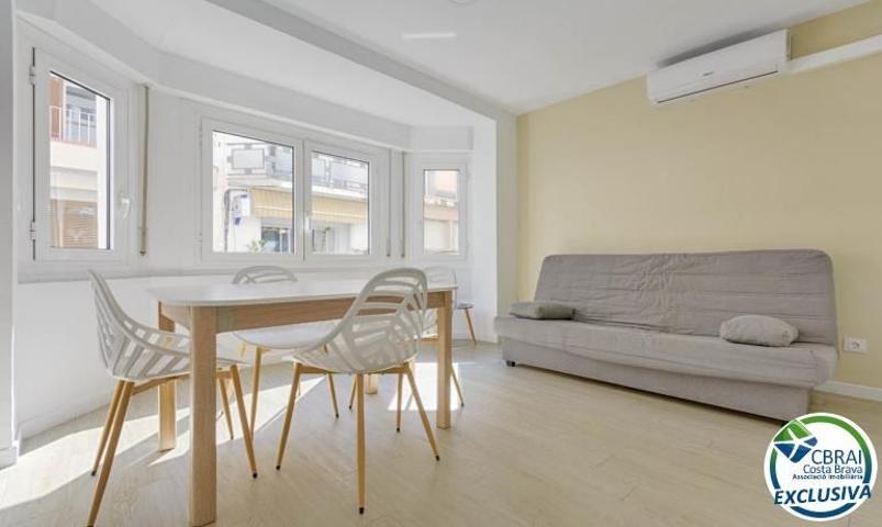 Piso En venta en Roses photo 0