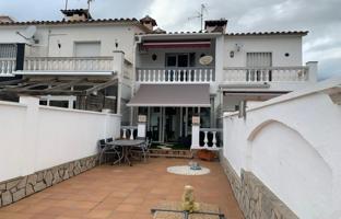 Villa En venta en Castelló d'Empúries photo 0