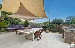 Villa En venta en Sant Miquel de Fluvià photo 0