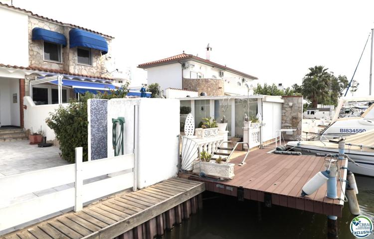 Villa En venta en Roses photo 0
