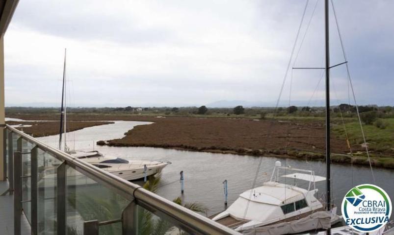 Piso En venta en Roses photo 0