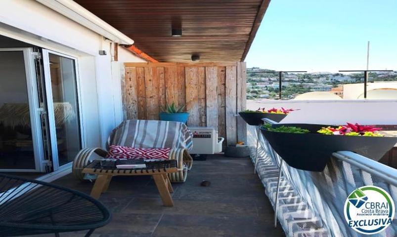 Piso En venta en Roses photo 0