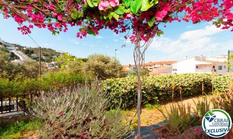 Piso En venta en Roses photo 0