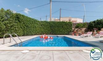 Villa En venta en Roses photo 0
