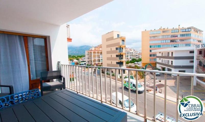 Piso En venta en Roses photo 0