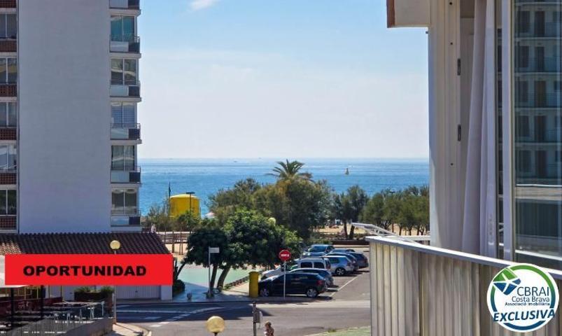 Piso En venta en Roses photo 0