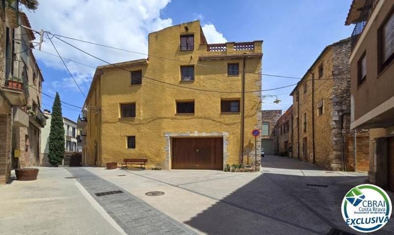 Villa En venta en Peralada photo 0