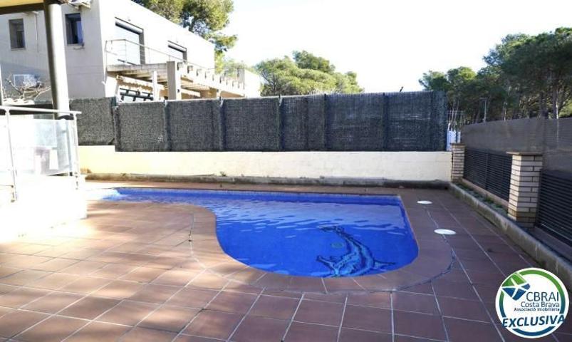 Villa En venta en Roses photo 0