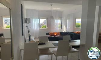 Piso En venta en Castelló d'Empúries photo 0