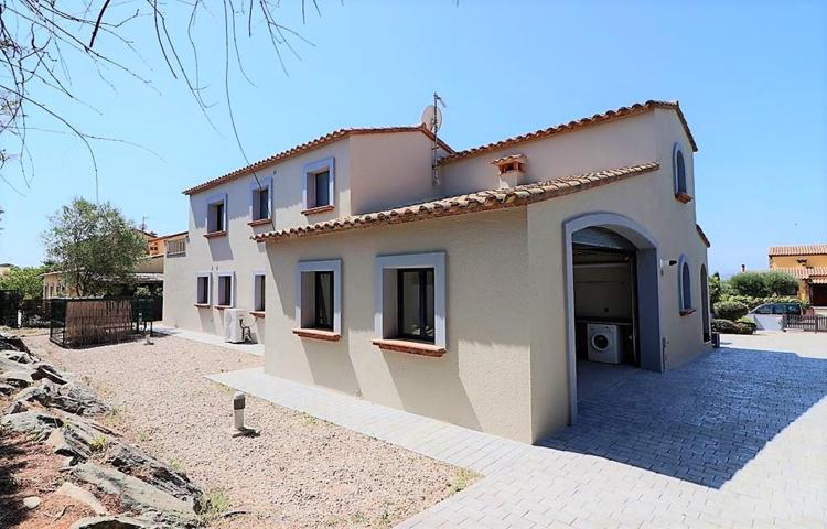 Villa En venta en Peralada photo 0