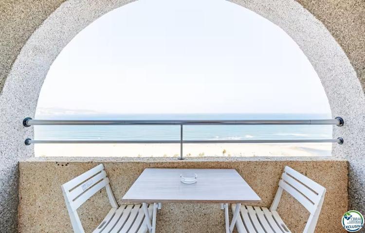 Piso En venta en Castelló d'Empúries photo 0