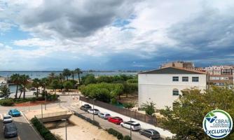 Piso En venta en Roses photo 0