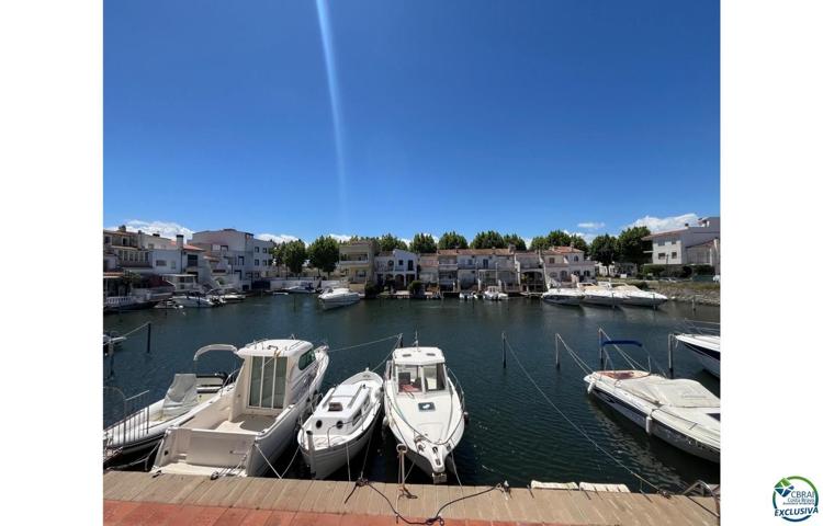 Piso En venta en Castelló d'Empúries photo 0